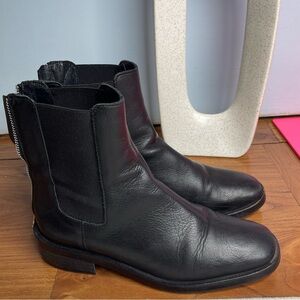 L’intervale Black Leather Zip-Up Ankle Boots size Eur39